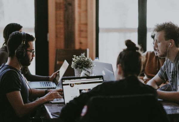 Compatibilité entre freelance et gestion d'équipes efficaces